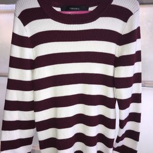 Ribbed striped long sleeved burgundy and white top
